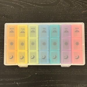 Weekly Pill Organizer with Rainbow Compartments